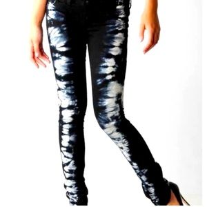 J BRAND | Black & Blue Tie Dye Skinny Jean | Size 28